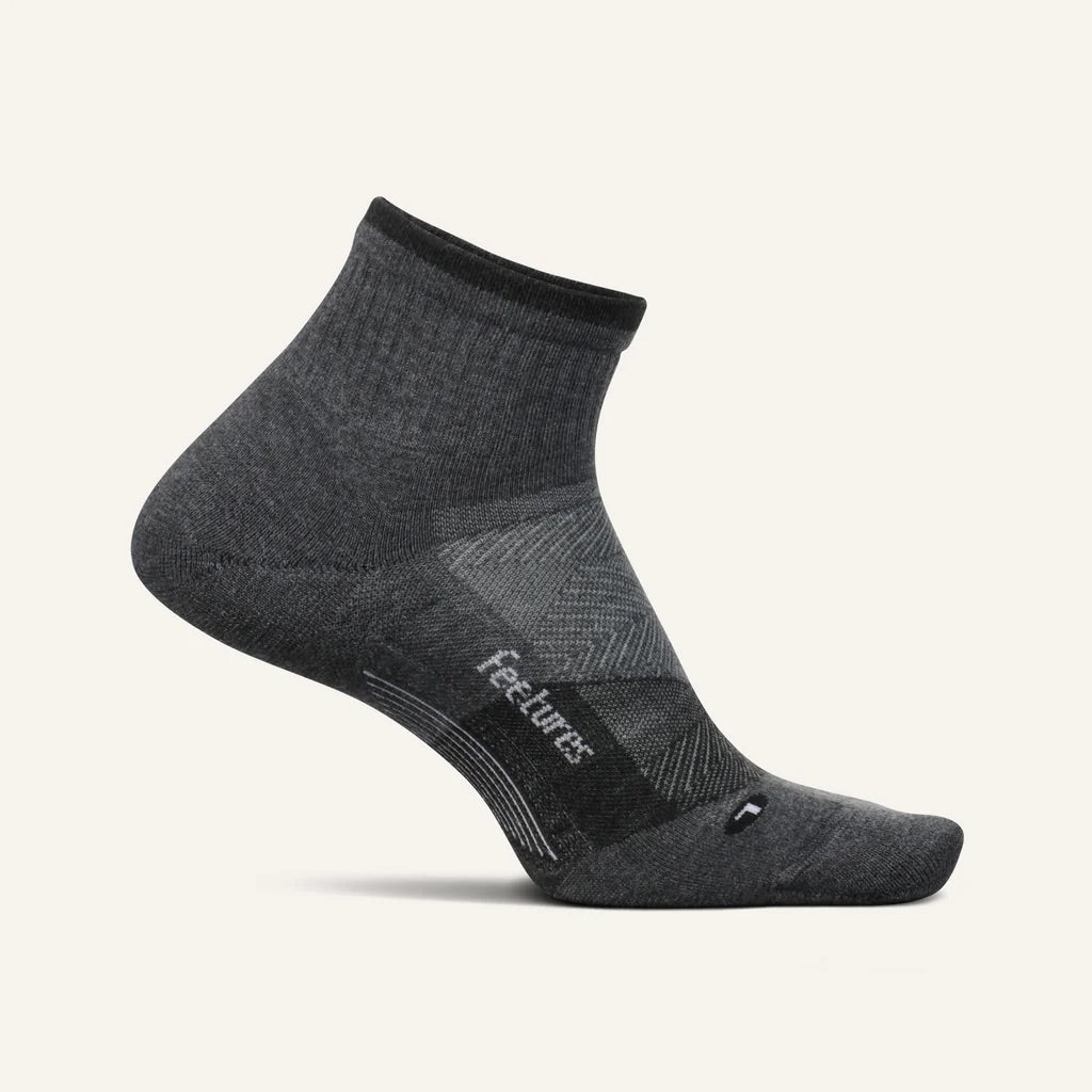 Feetures Trail Max Cushion Quarter Socks - Gray