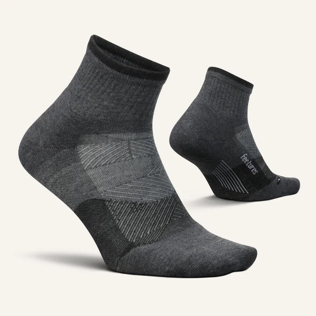 Feetures Trail Max Cushion Quarter Socks - Gray
