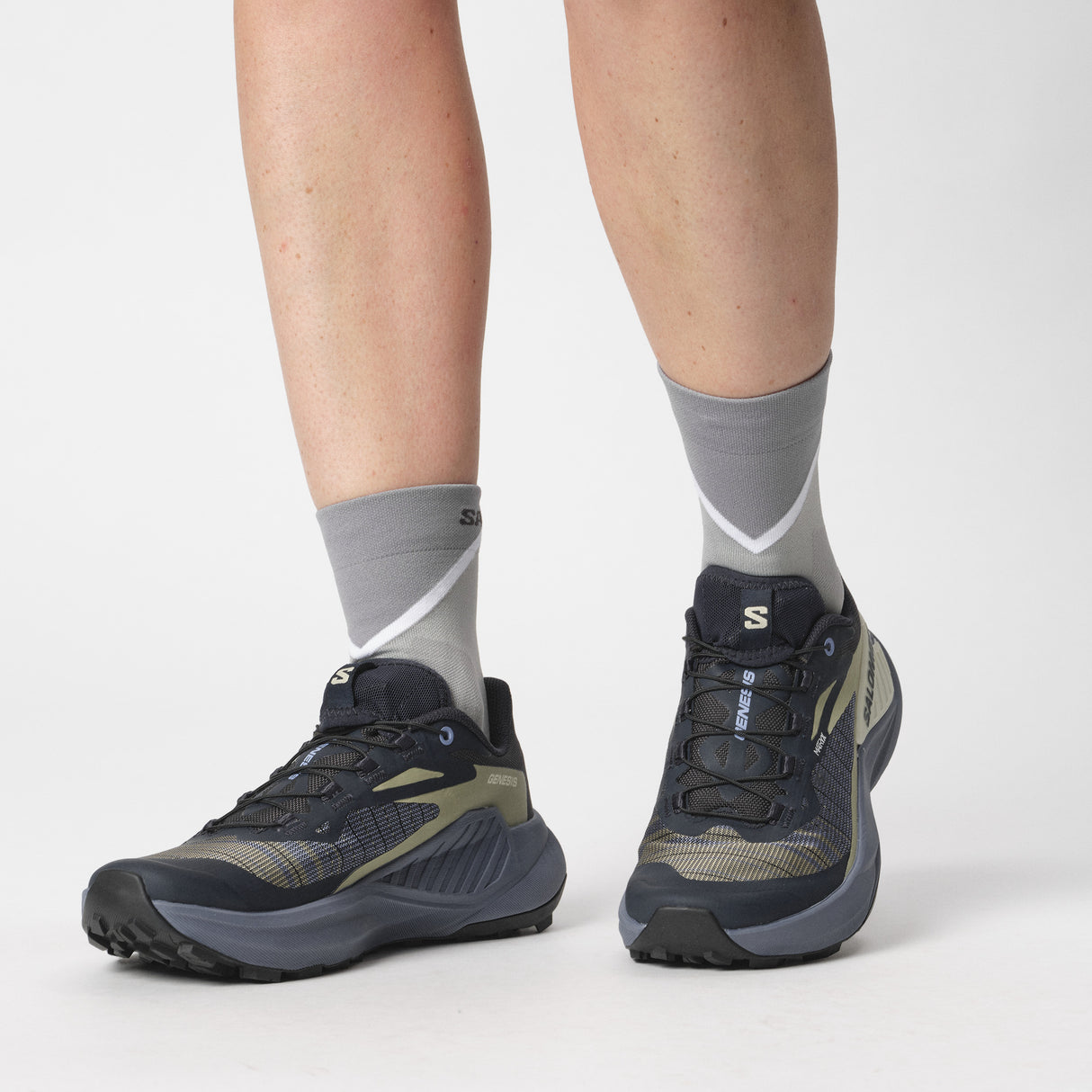 Salomon Women's Genesis - Carbon/Grisaille/Aloe Wash