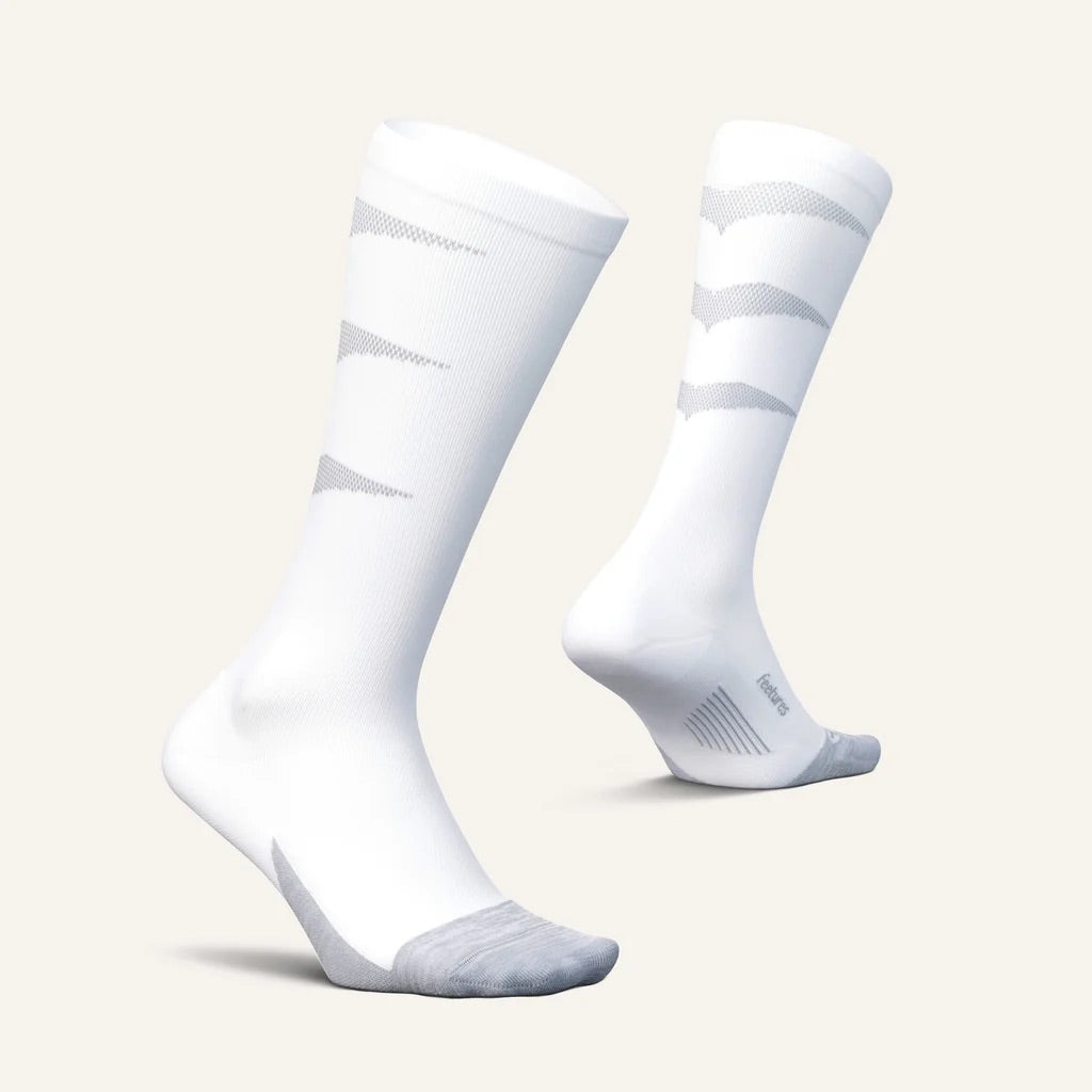 Feetures Graduated Compression Light Cushion Knee High Socks - White