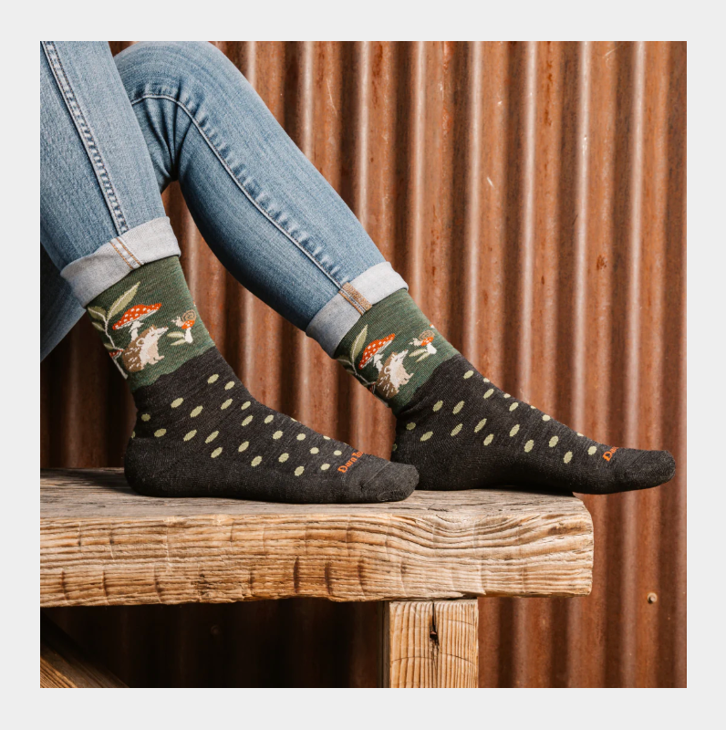 Darn Tough Women's Wild Life Crew Lightweight Lifestyle Socks - Hedgehog Moss