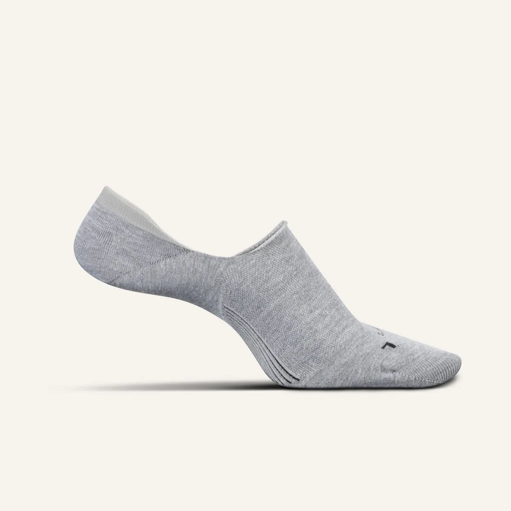 Feetures Women's Everyday Women's Ultra Light Invisible Socks - Light Gray