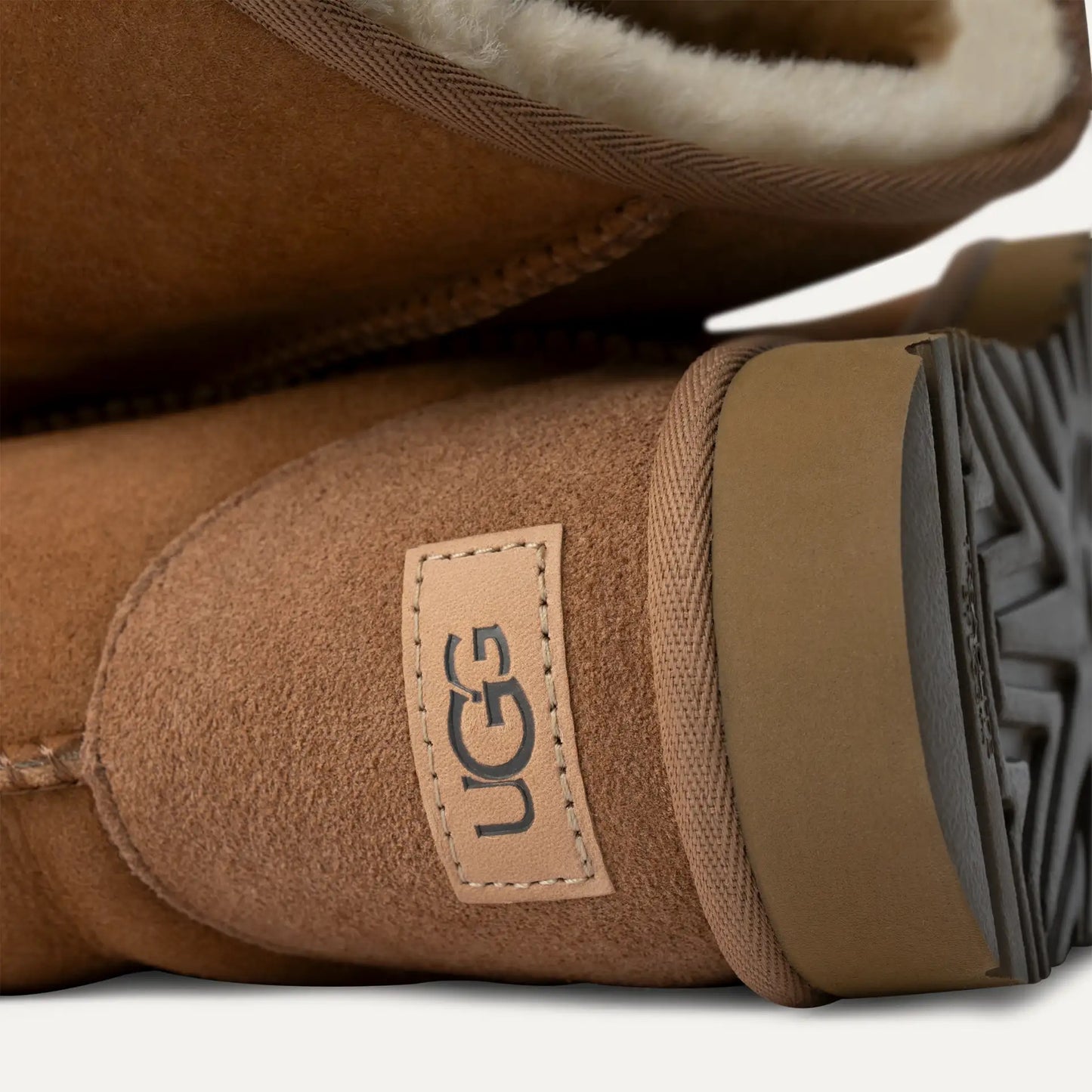 UGG Women's Classic Short ll Boots - Chestnut