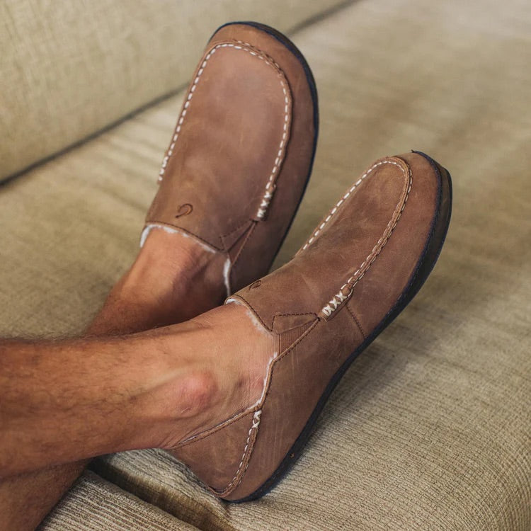Olukai Men's Moloa Slipper - Toffee/Dark Wood