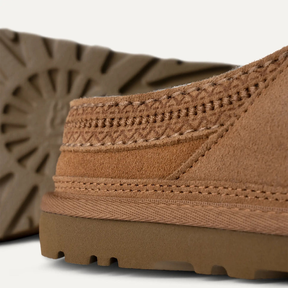 UGG Men's Neuman Slippers - Chestnut