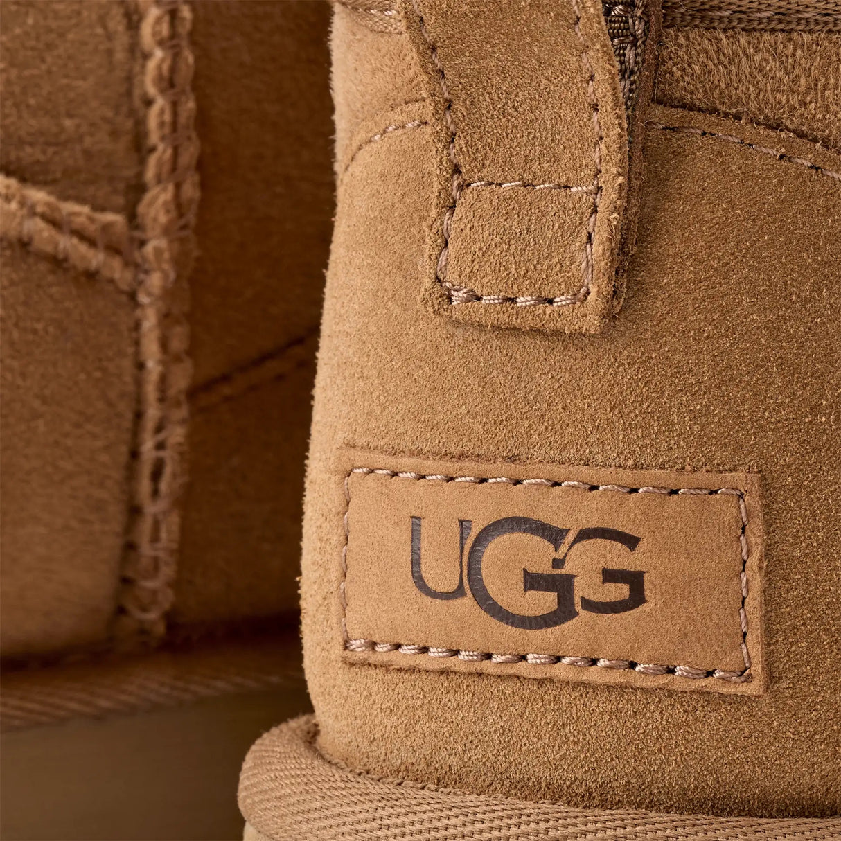 UGG Women's Classic Utlra Mini - Chestnut