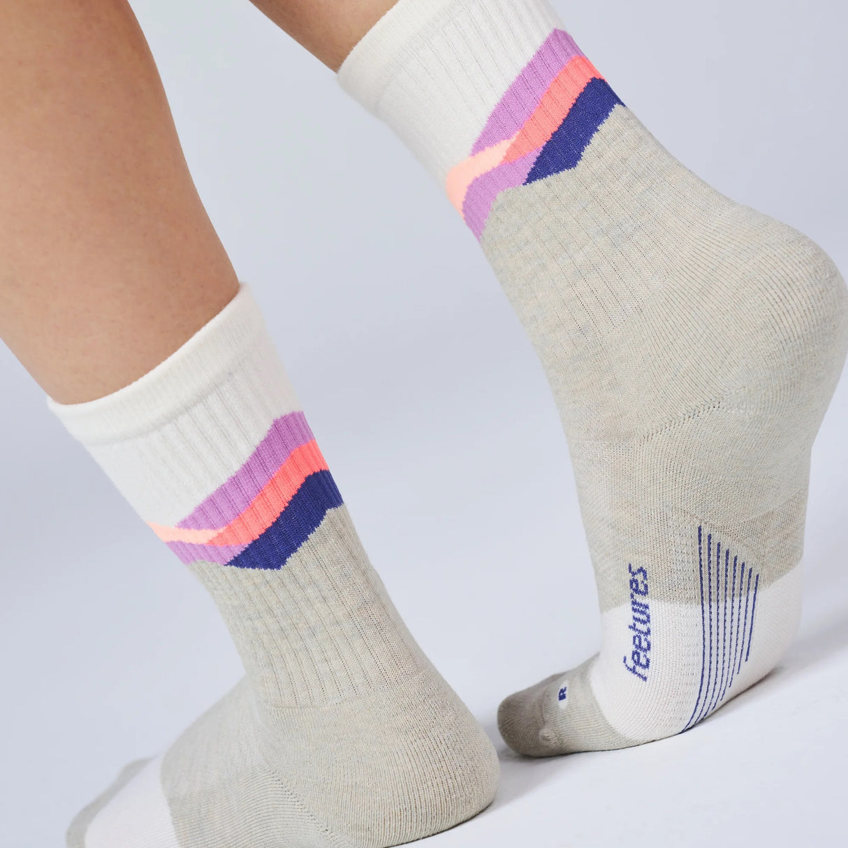 Feetures Women's Trail Max Cushion Mini Crew Socks - Mountain High Cream