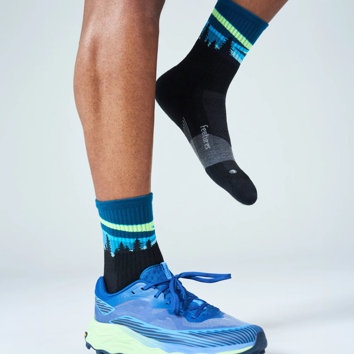 Feetures Men's Trail Max Cushion Mini Crew Socks - Blue Aurora