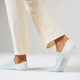 Feetures Women's Everyday Women's Ultra Light Invisible Socks - Mint Ebb